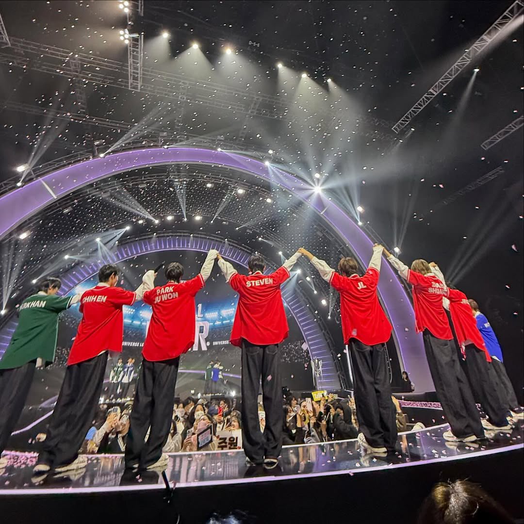 ahofworldwide's tweet image. Hello, UL fans!

We're considering creating a GDM for AHOF to keep you updated, interact with fellow fans, make new friends, and strengthen our community.

Would you be interested in joining? Let us know your thoughts! Your feedback will help us make this space even better.
#AHOF