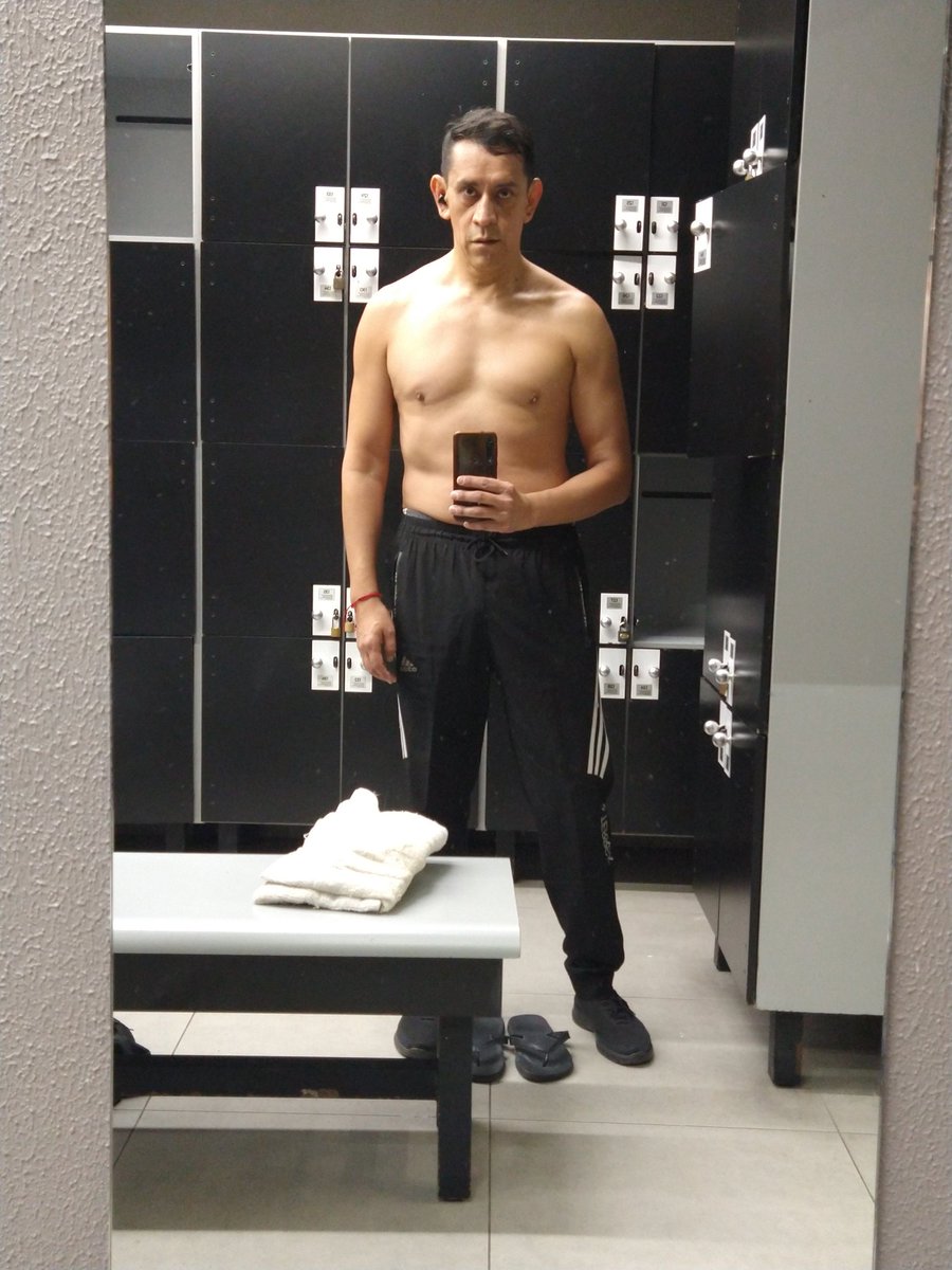 aldogbustamante's tweet image. La vida se encarga de poner en tu camino as personas que te ayudarán a transitarla... Todo sucede por algo.
#Domingo #lifeislife @SmartFitMx #doctores