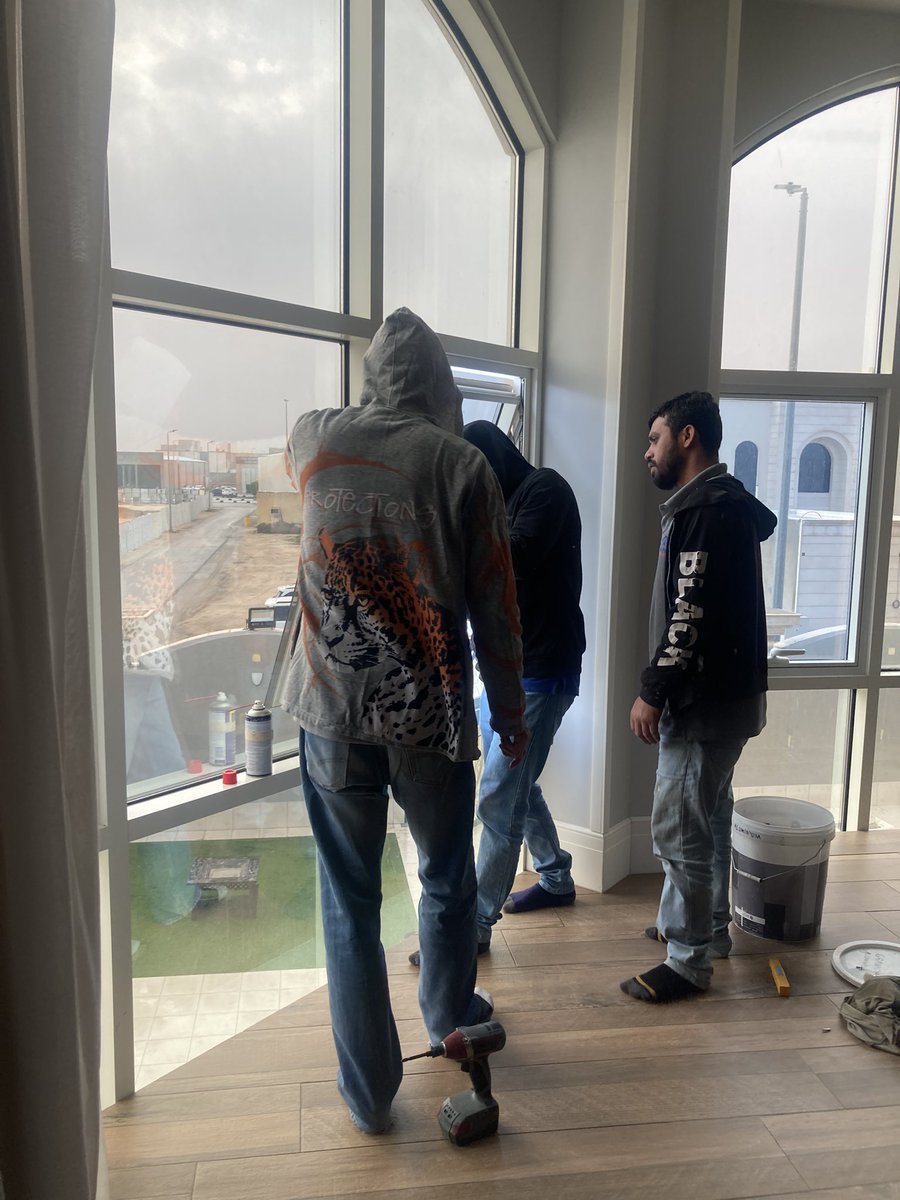 bader972112's tweet photo. @GranadAluminium اعجز عن شكر هذه الشركة الرائعه بكل من فيها قمة بالاحترام للعميل ودقة بالمواعيد وسرعه بالإنجاز والصيانه
مقر الشركة يبعد عن بيتي 100 كم وتواصلت مع المدير الرائع الاستاذ ماهر يونس فرع القصيم لإجراء صيانه
 اقل من ساعه والمهندس موجود وتمت الصيانه رغم بعد المسافه 
شكرا https://t.co/NZt5qz2Emo