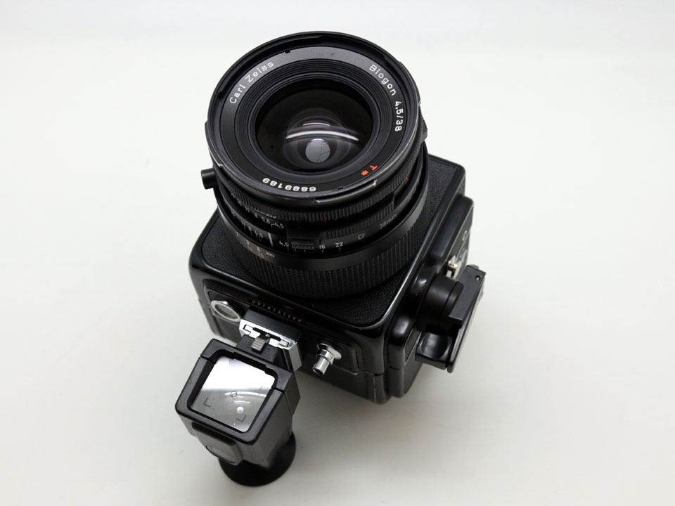 KatsumidoGinza's tweet photo. Biogon CF 38mm/f4.5 T* 903SWC
(hasselblad ハッセルブラッド)
#903SWC #hasselblad #ハッセルブラッド #Biogon
#CINESTILL800T #800Tungsten #フィルム写真
https://t.co/JlBgBXC2ER https://t.co/wQSUdc5sWj