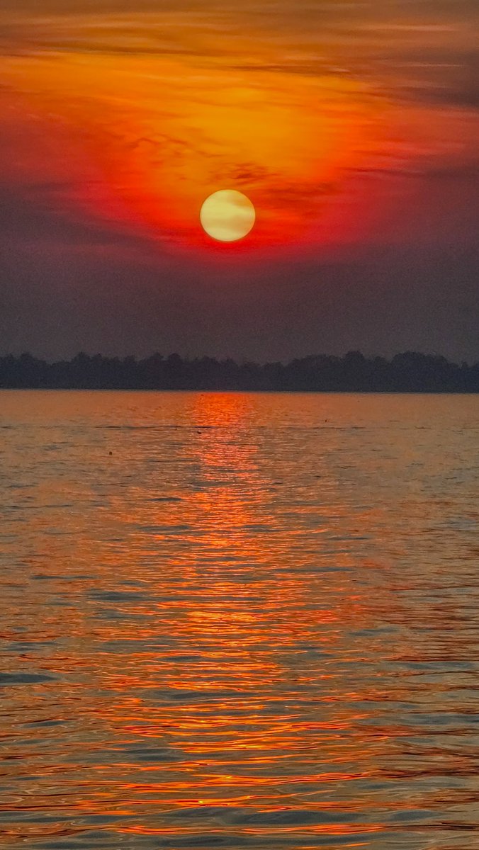 LiONO883's tweet photo. To witness the Angkor Sunset 
Siem Reap, Cambodia 🇰🇭 

Guided Tour 
#angkor #Cambodia #siemreap #angkorwat https://t.co/mfSaWyLlSG