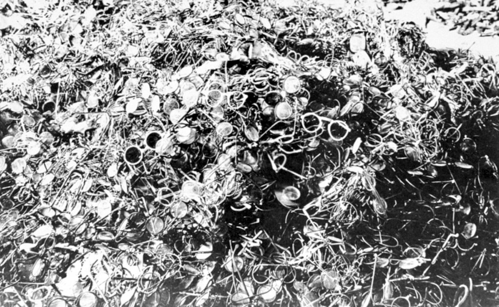umoreaskea's tweet photo. Ez dago ikusi nahi ez duena baino itsu okerragorik...
#Auschwitz ⚘️ #80urte https://t.co/QHU5SE2CNX
