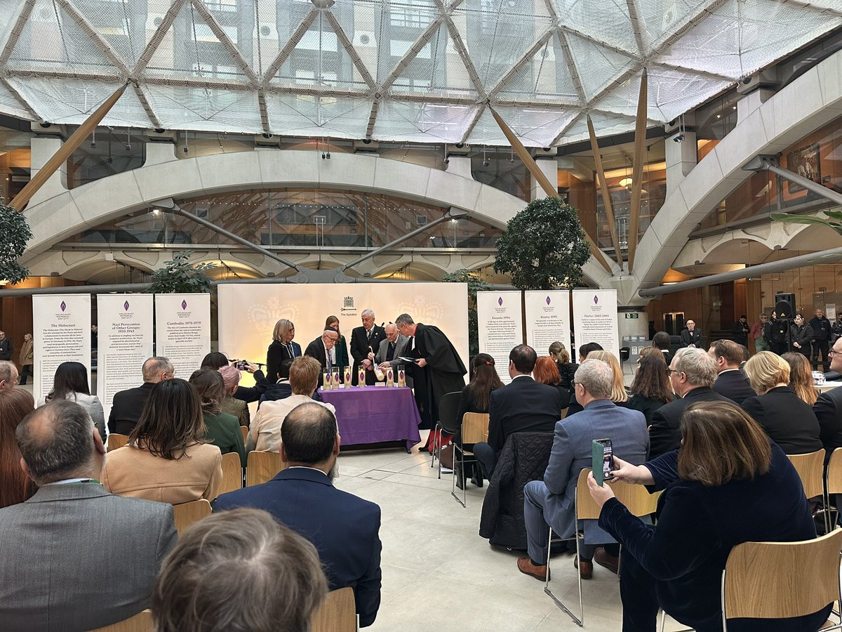 SamanthaNiblet4's tweet image. The Holocaust didn’t start with gas chambers, it started with cruel language, seeing humans as aliens, and with hatred and division. 

It is important to remember that and to be better.

#HolocaustMemorialDay