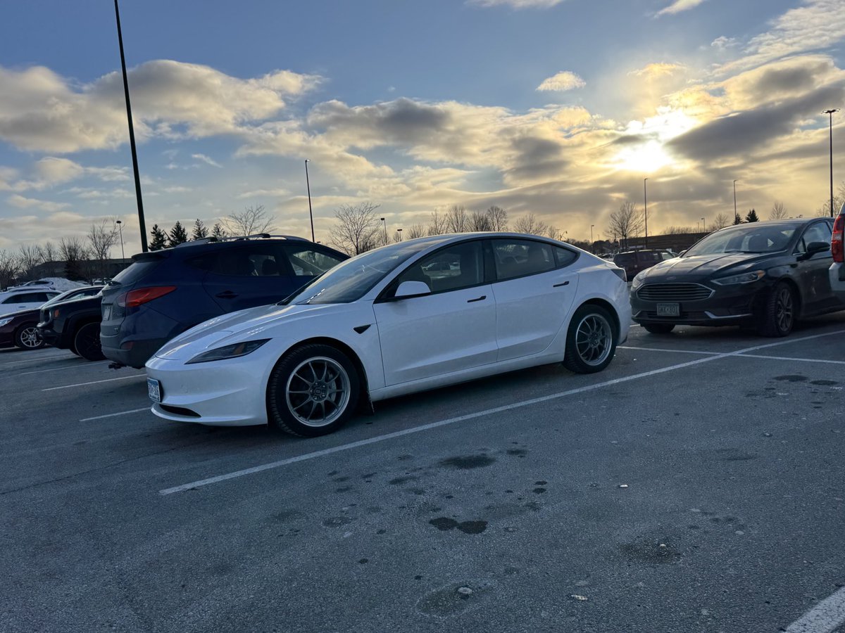 TomB985's tweet photo. @brandenflasch Just did because it’s the best value on four wheels.  

But it all depends on what you’re looking for.  I wanted the best value on a comfortable road tripper that could take me through rural America. https://t.co/NvcaoRZgch