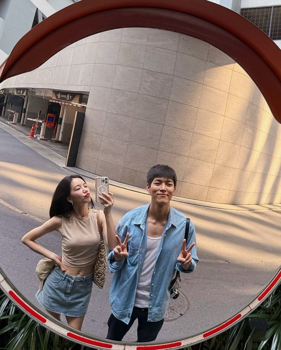 TamTammy2021's tweet photo. คุณหนูริชชี่กับแฟนของเธอ 🤭
ชอบรูปแบบนี้ น่ารักดี 🥰
#ริชชี่อรเณศ #ก็อตอิทธิพัทธ์ 
#ก็อตริชชี่ #อิทธิริช https://t.co/uZ1i5rZv3N