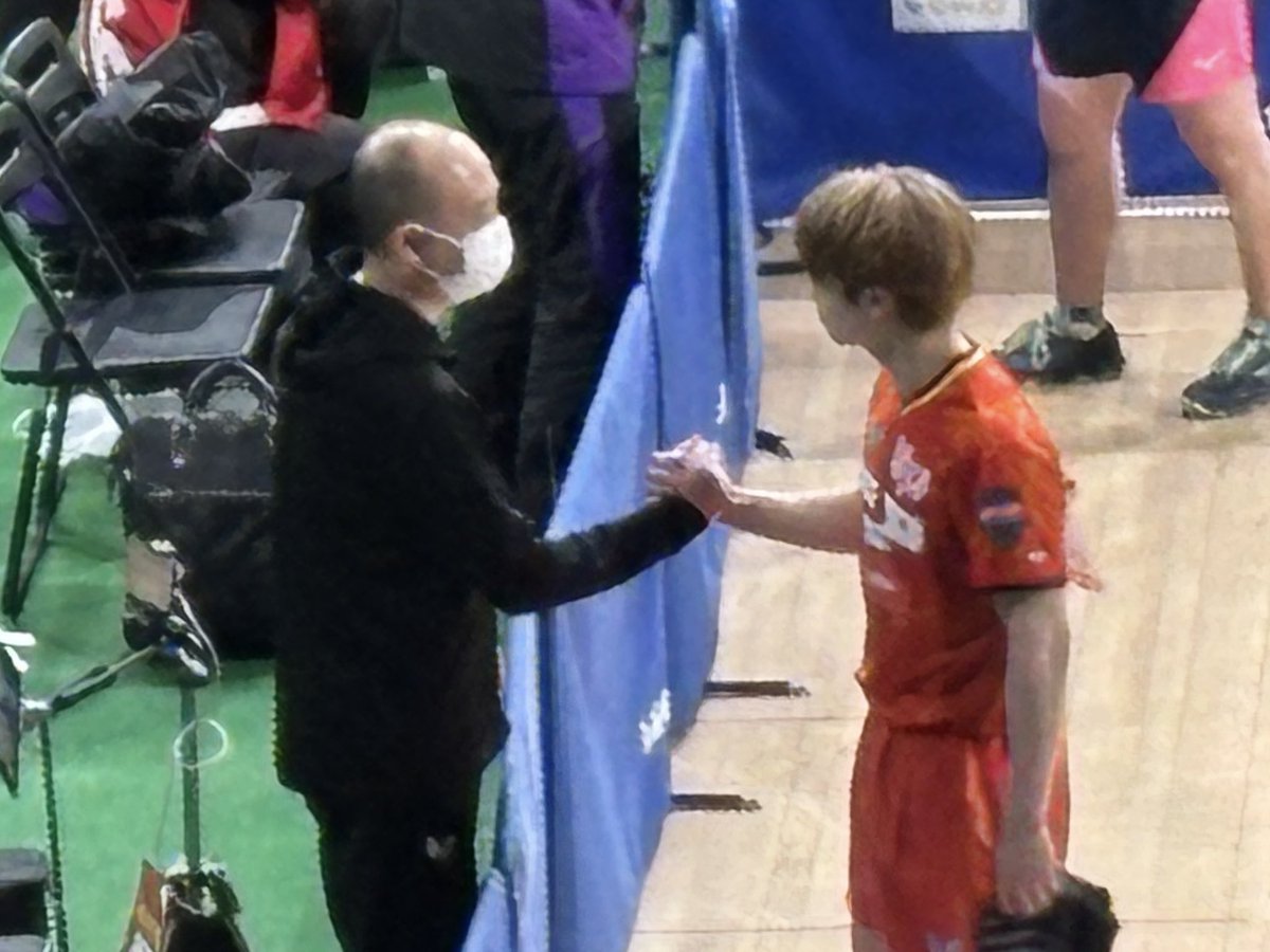 全日本選手権🏓
幸矢はベスト8で終了しました。
沢山のご声援、有難うございました🙇‍♂️
競った試合を勝ち切る強さとそれに伴う技術や試合運びなど、更に強くなれる様に頑張ります👍
引き続きご声援、よろしくお願いします🙇‍♂️
#宇田幸矢 
#協和キリン 
#ntt東日本 
#bobson
#techpoint
#tt彩たま 
#うだ卓