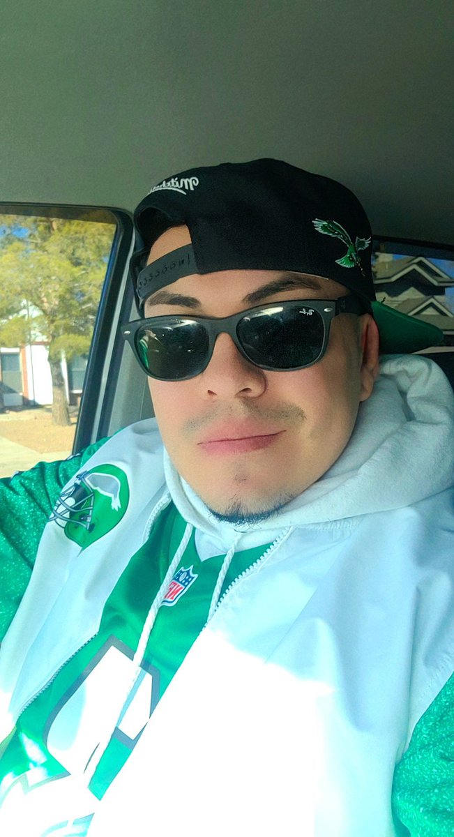 kinglex915's tweet photo. Superbowl bound! 💚🦅 #GoBirds https://t.co/SfERbJHscz
