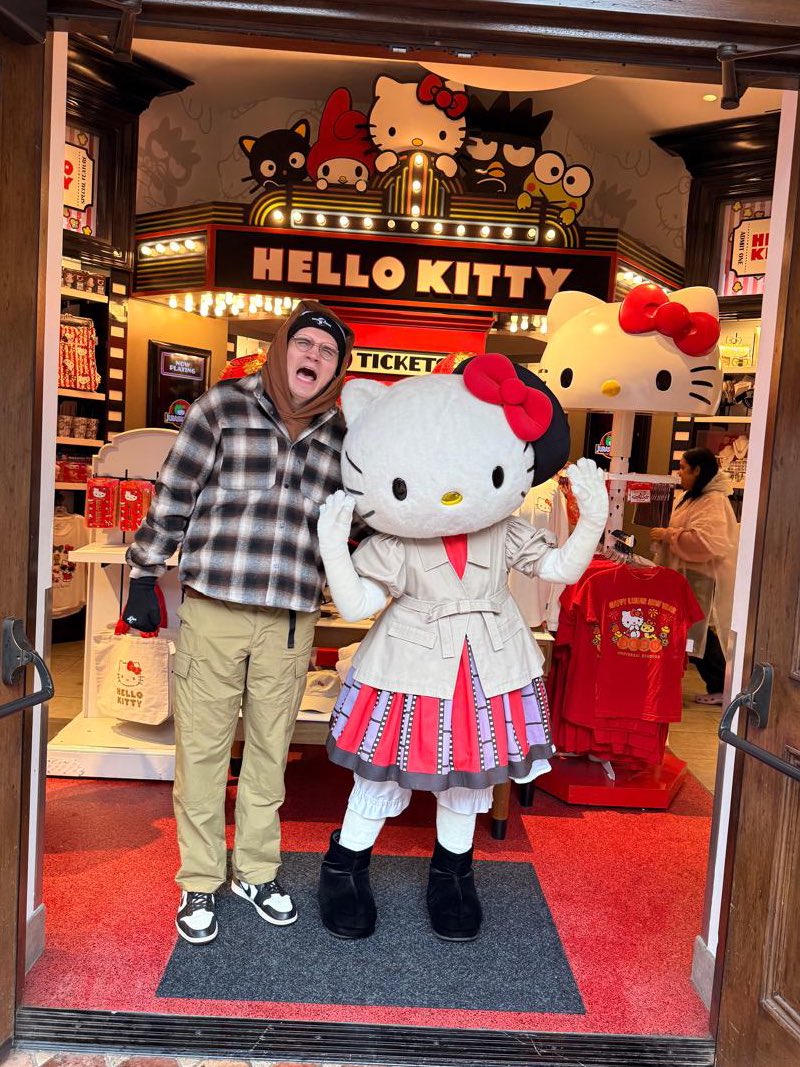 elmarianaa's tweet photo. Con mi ruca la hello kitty 🫰🏻 https://t.co/SlKXTZJAYd