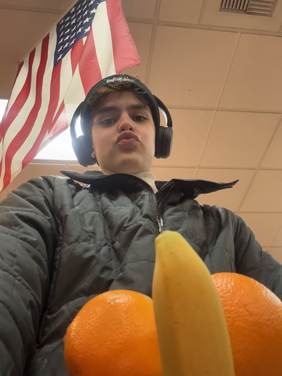 Josephcrimson_'s tweet photo. This angle is my favorite 😫😂 https://t.co/g3ufqGWqYc