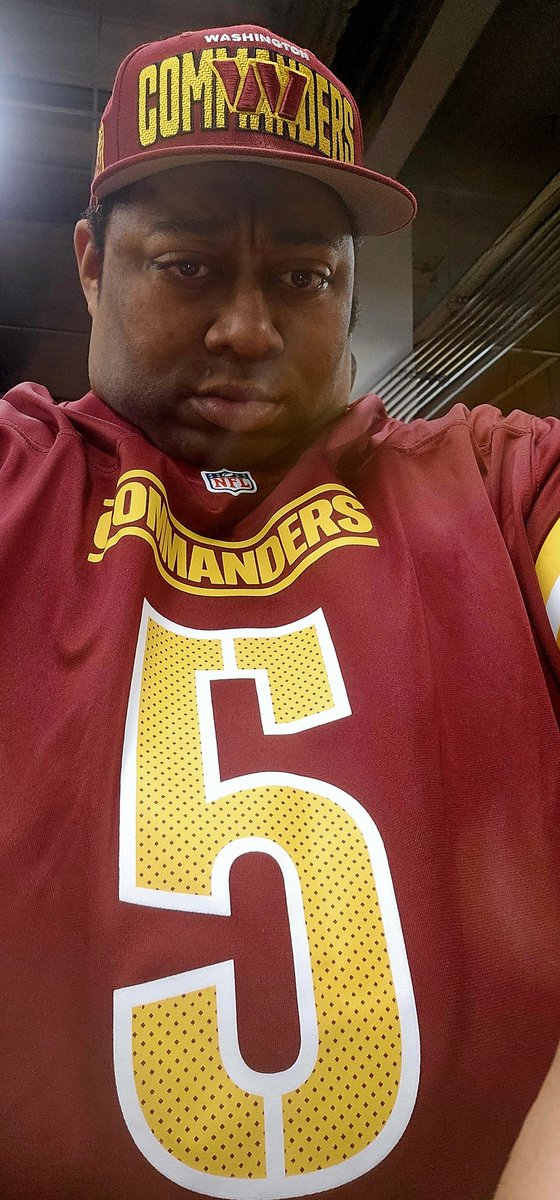 DubstepPhene82's tweet photo. This #ProudDCNative is still representing my hometown team @Commanders even though we lost the NFC Championship Game today to @Eagles. We had a good run this year considering we were 4-13 last year. #HTTC #HailToTheCommanders #RepMyCity #DMV #RaiseHail https://t.co/yd97ygv9Qi