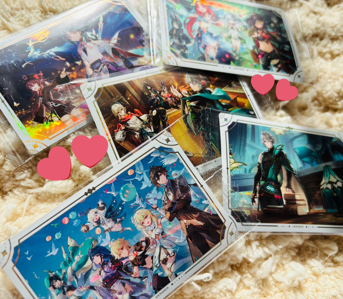 空(原神) ,アルハイゼン ,胡桃|フータオ(原神) ,蛍|ほたる(原神) ,パイモン(原神) ,タルタリア(原神) ,魈|ショウ(原神) ,鍾離|しょうり(原神) 「なんやかんややった事なかった箱買い買ってよかったマジで、嬉しい 」|りくるーとのイラスト