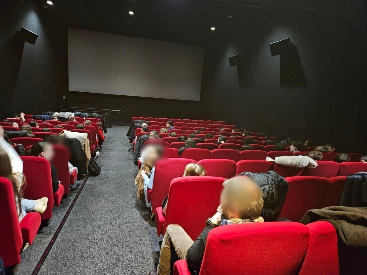 MonnetFlers's tweet image. Les 3èmes sont allés voir en VO « Hidden Figures » (Les Figures de l’Ombre) au cinéma de Flers, en lien avec deux thématiques étudiées en cours d'#anglais : la ségrégation raciale aux USA  et à la place importante, mais parfois méconnue, des femmes dans l’Histoire.