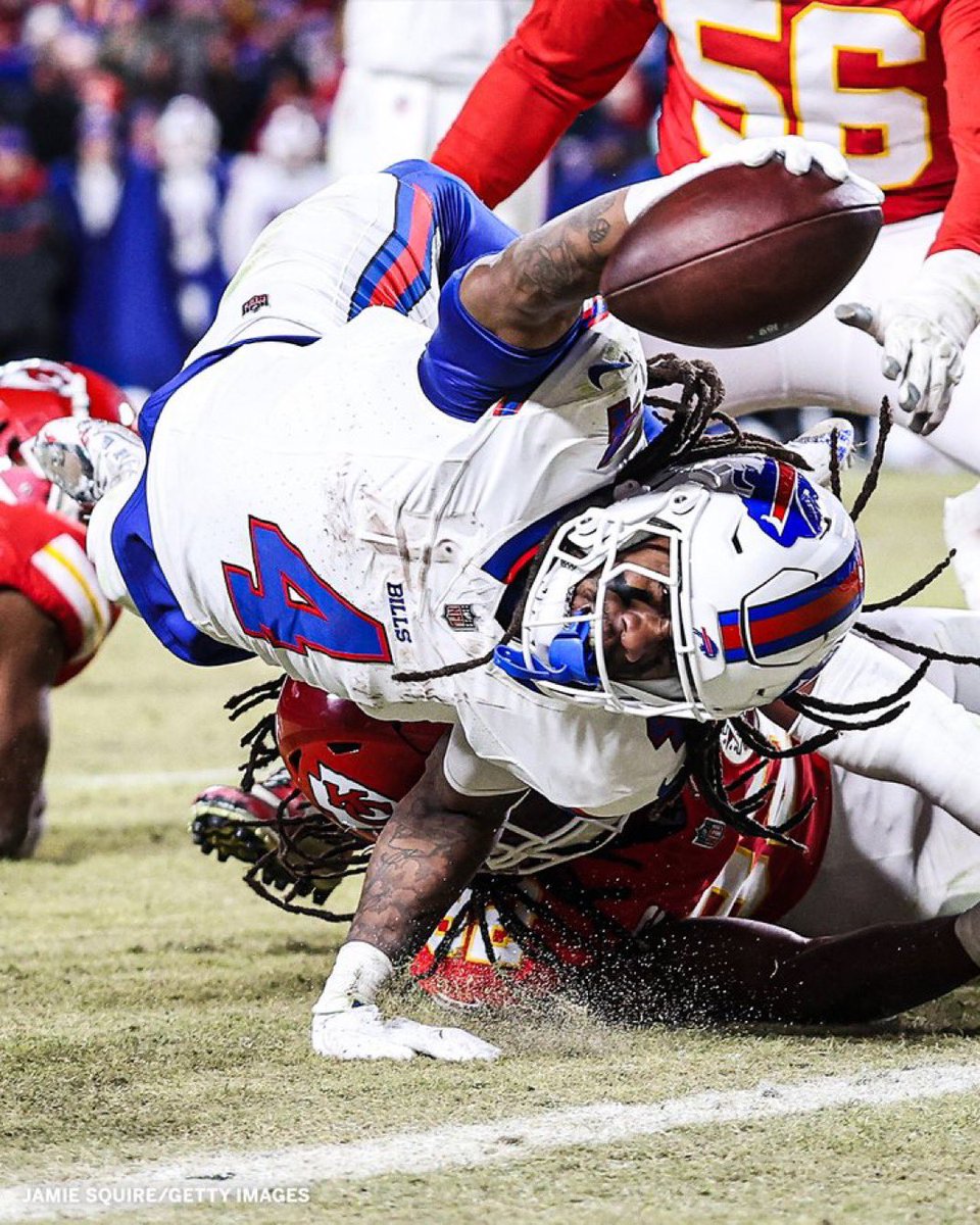 aaronleicht's tweet photo. James Cook was an absolute STEAL for Buffalo at pick 63 in the 2nd round of the 2022 NFL draft.

He just keeps getting better and better.

#GoDawgs #BillsMafia #DawgsInTheNFL https://t.co/qKRFQLDQMV
