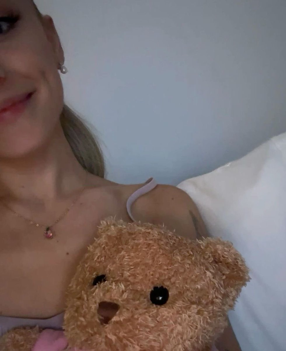 bunny 𝜗𝜚 tweet media