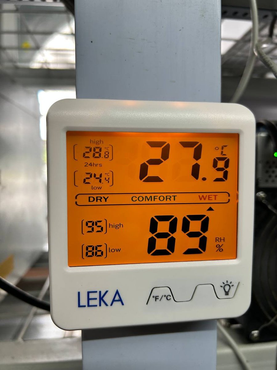 HashlabsMining's tweet image. Hashlabs Cooling down for efficiency:

 In #BitcoinMining, temperature control isn&apos;t just comfort—it&apos;s crucial for hardware longevity and performance. Proper temp management ensures your rigs run smoothly, boosting hash rates while keeping energy costs in check. 🧊 #MiningTips…