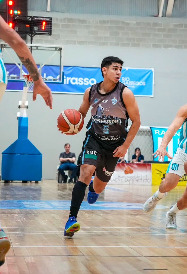 GPSportsArg's tweet photo. #DestacadosGPSports🔥

Gran pertido una vez más de Lucas Machuca ( @lucasmachuca5 ) transitando una sólida temporada de @LigaARGbasquet 
En el duelo de @HispanoBasquet ante @clublanus 
33 Pts. 8/9 3 Pts. 4 Asis. 38 Val.🔥🔥

Vamos por más Lucas!
#TeamGPSports https://t.co/nYve4VvLBw