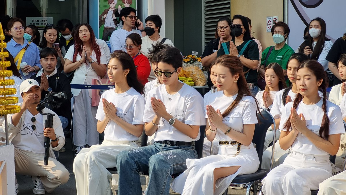 YTogether_TH's tweet photo. ภาพบรรยากาศ งานบวงสรวงซีรีส์ B•Friend Series เจตนา (ไม่) ลืม

#บวงสรวงBFriendSeries
#BFriendSeries #IDX https://t.co/SU6rSjtJkk