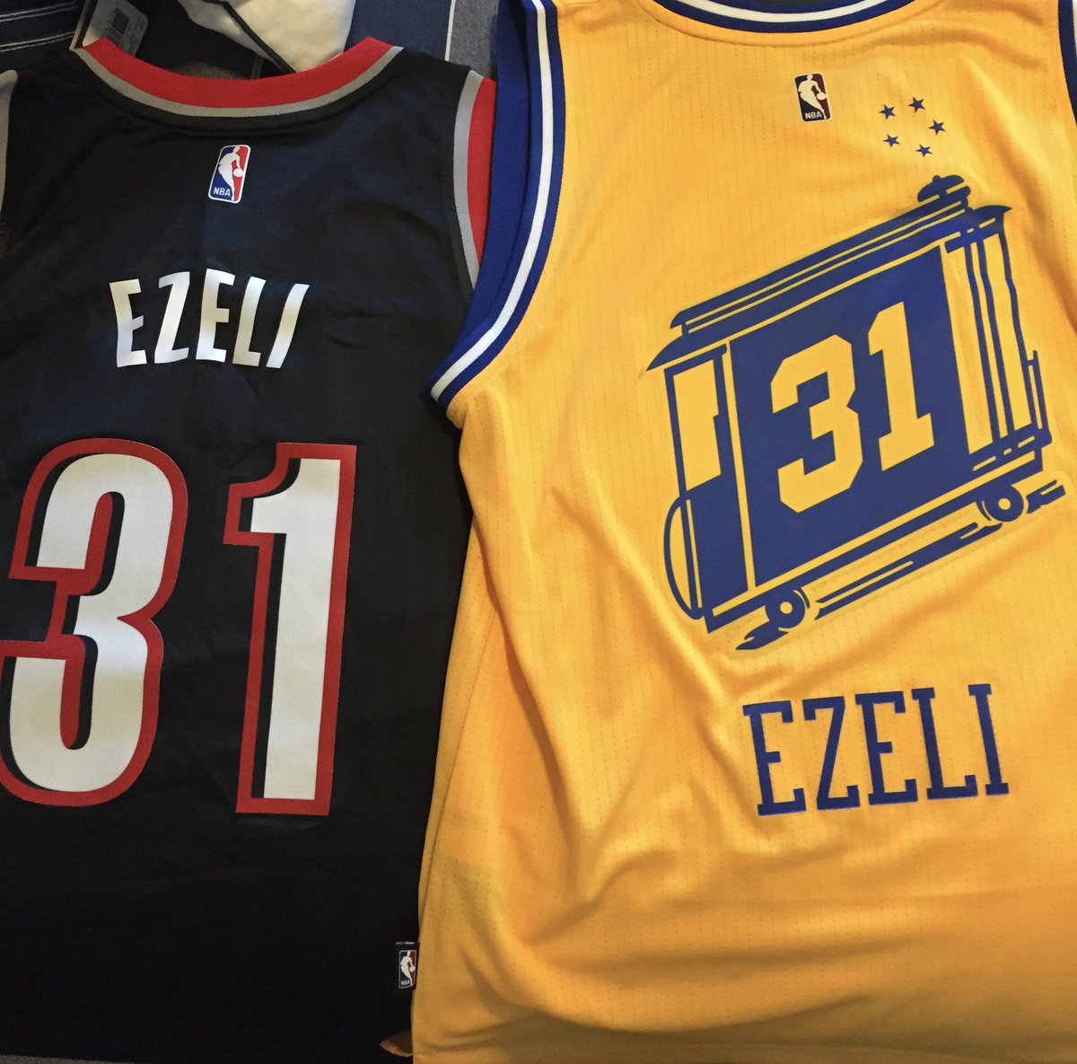 MO_MoneyZ's tweet photo. @ATLjackpack Sure hope no one else is wearing a Festus Ezeli Jersey https://t.co/rjqzSt8dEZ