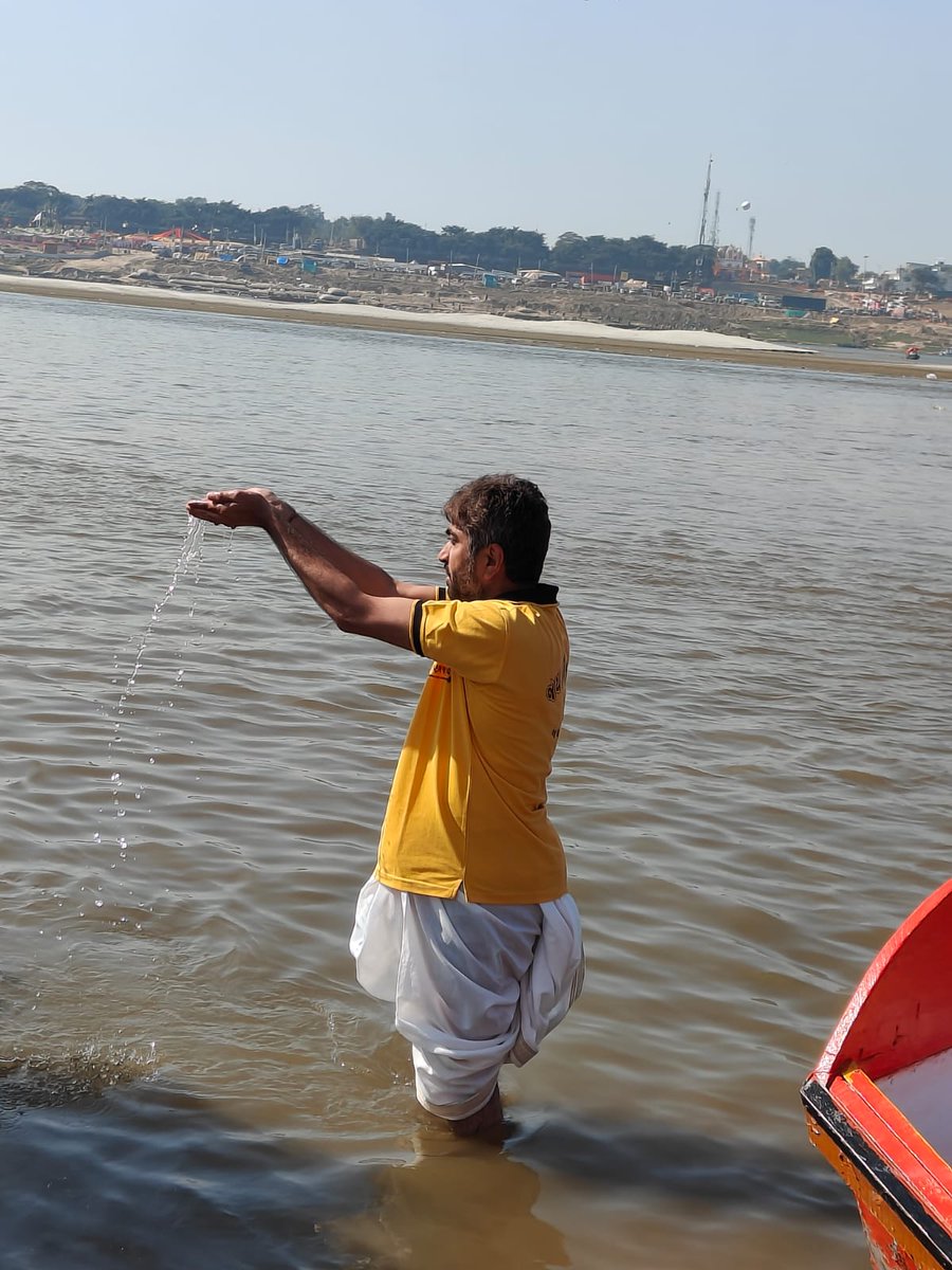 Prakashvm2002's tweet photo. "Feeling blessed to have experienced the divine Mahakumbh 2025 Darshan! Kudos to the Uttar Pradesh Government for their exceptional management, making this spiritual journey truly unforgettable #Mahakumbh2025 #UttarPradeshGovernment" https://t.co/aTeKNjsPaB