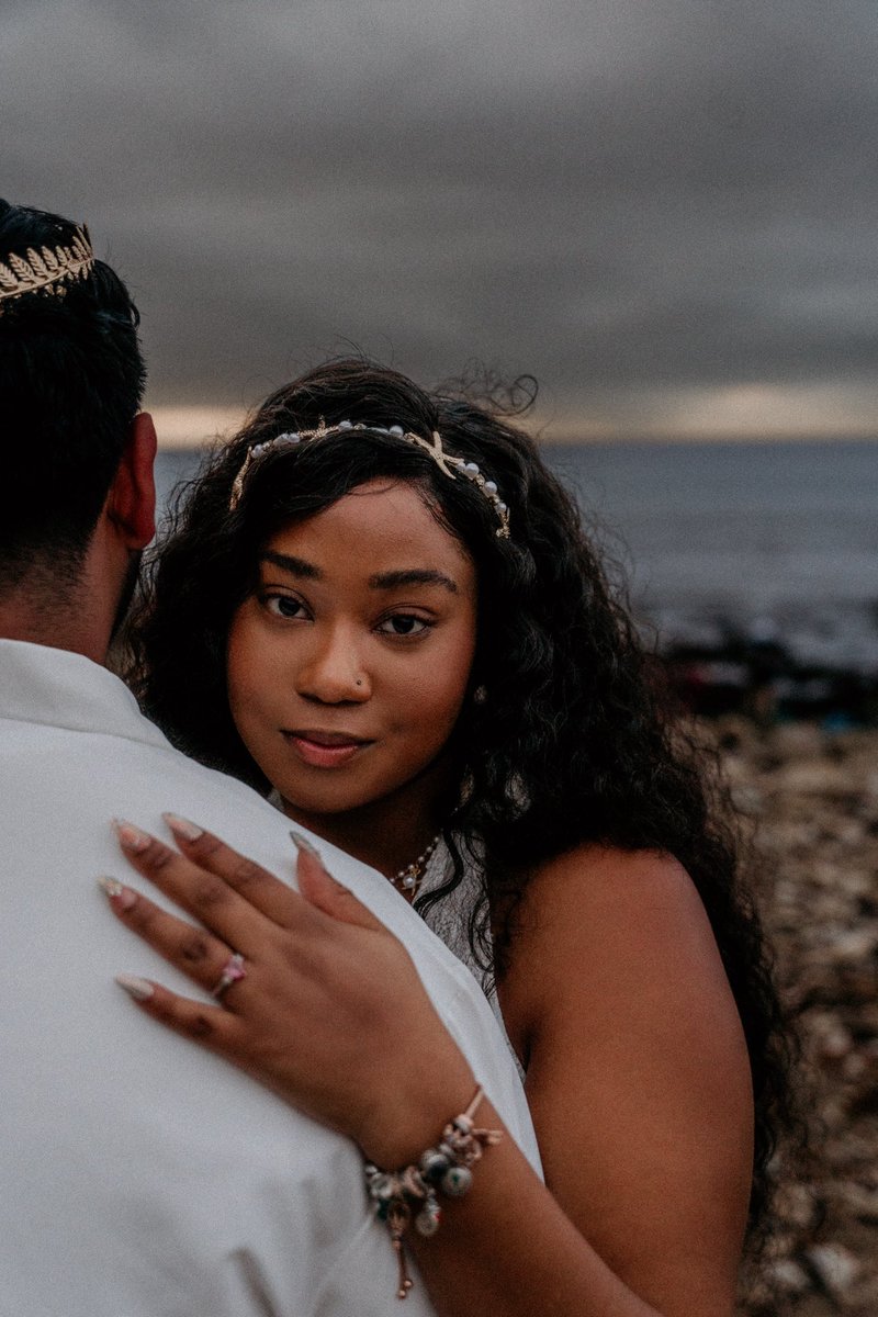 dreamgrl432's tweet photo. I did not expect all the love from my IG on my elopement announcement 🥹 here’s more pics but the rest are on my IG: afrodeity.222 https://t.co/2wGrOrDazP