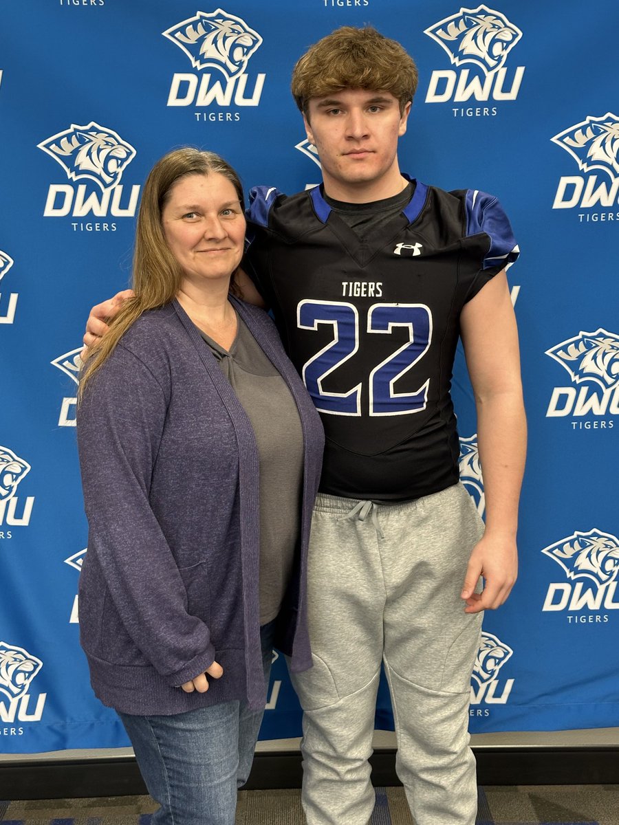 ColtonBrady_22's tweet photo. After a great visit and conversation with ⁦@Romeon_greve⁩ and ⁦@CoachKretch⁩ I’m blessed to receive an offer to play at Dakota Wesleyan University! https://t.co/TlqlzzOSYL