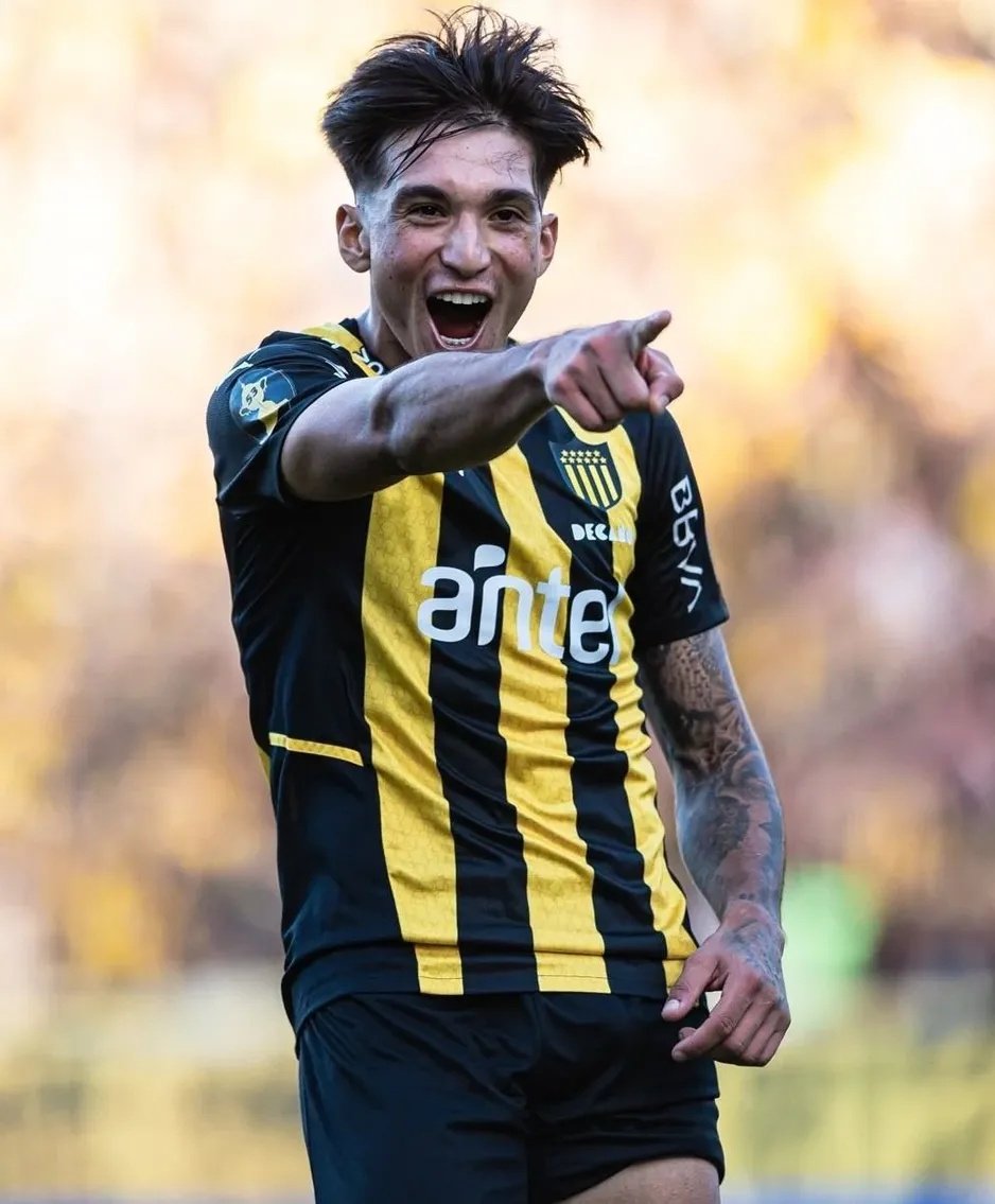 Estos cuatro tienen que estar mañana mismo en los Aromos !!!

RUGLIO DEJATE DE RATONEAR 🤬