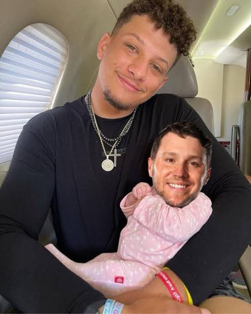 FantasyHubs's tweet photo. NOO JOSH ALLEN WHY? 
#BillsMafia #nflplayoffs #ChiefsKingdom https://t.co/HEiI4JV97O