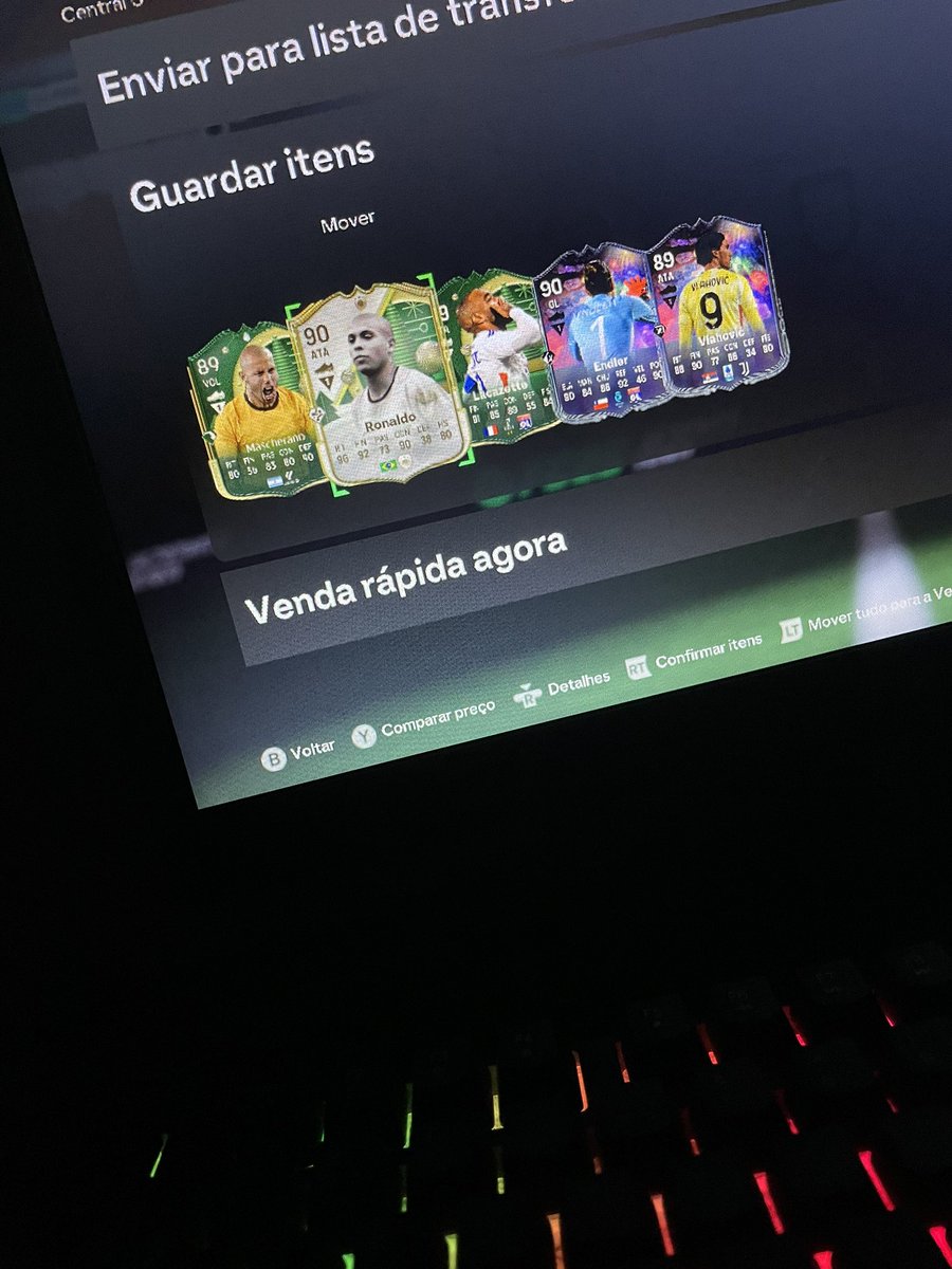 Pelo menos uma pra Deus vê né EA