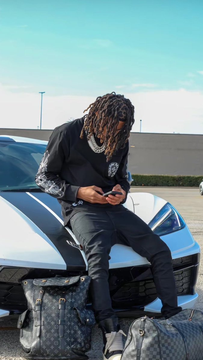 motionfirst_0's tweet image. Bigger than yo fav💰