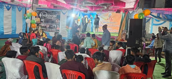 PAvashthi's tweet photo. चंद्रनगर के मां गायत्री विधा मंदिर स्कूल के वार्षिक उत्सव के कार्यक्रम में शामिल हुए और बच्चों का उत्साहवर्धन किया इस अवसर पर भाजपा पदाधिकारी और कार्यकर्ता एवं स्थानीय लोग मौजूद रहे।। @ArvindPateriyaa @BJP4MP @vdsharmabjp @Devendrabjym @MukeshPandeyBJP @Pushpendra_bjp1 https://t.co/Dm2GMpR6lC