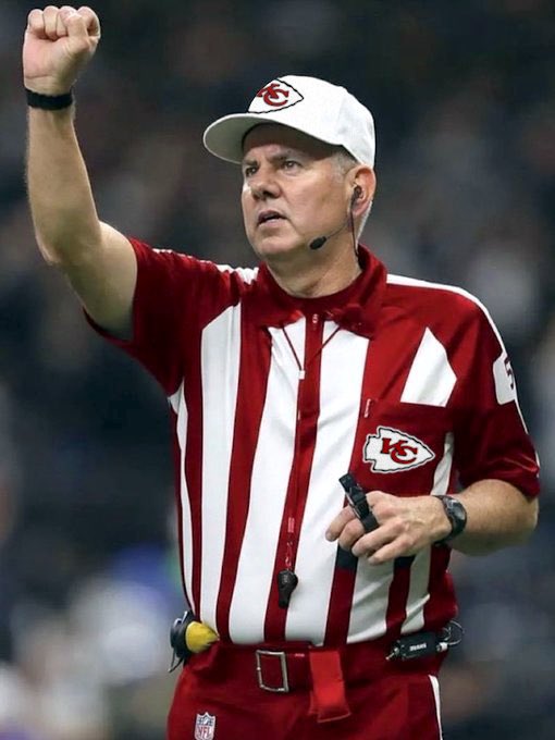 raj_gau1's tweet photo. I’m tired Robbie. #rigged #nflrigged #corrupt @nflcommish must be impeached https://t.co/N1R11iDDLR