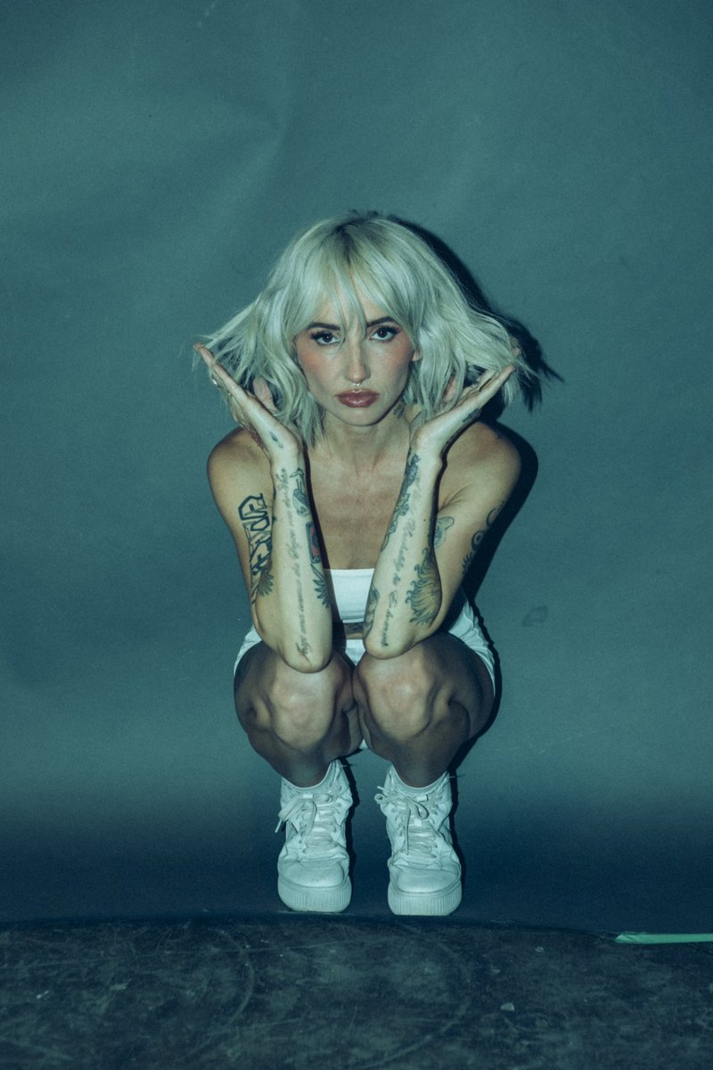 Lights tweet media