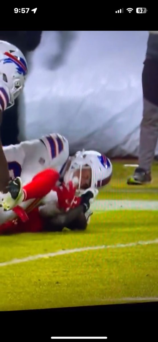 EastonOwen53207's tweet photo. Everyone in America knows the Bills should’ve won that game.

I can post more if you guys would like

#ChiefsKingdom #BillsMafia #BillsvsChiefs https://t.co/ff94cpv2Du