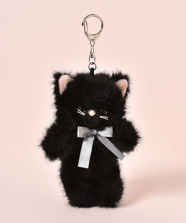 ふんわりネコちゃんのアニマルキーホルダー😻 つぶらな瞳とリボンを