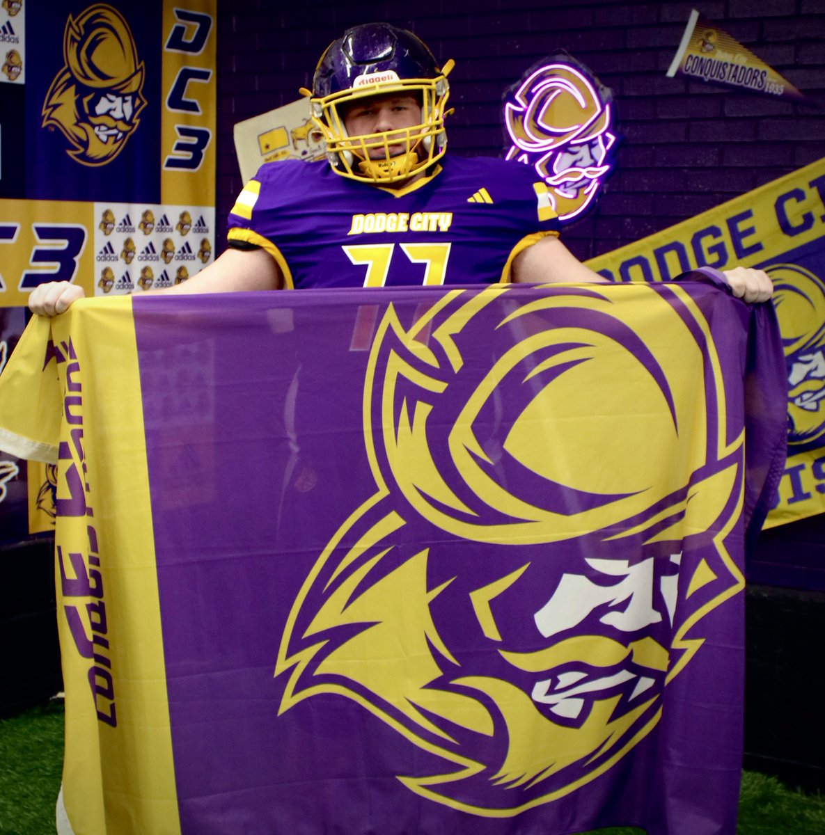 William M. Beck Jr (@williammbeckjr) on Twitter photo Had a great official visit in Dodge City. Big thanks to <a href="/ShaneDowty/">Shane Dowty</a> , <a href="/CoachLusby/">Coach Lusby</a> and <a href="/CoachFeaz/">Thomas Feazell</a> for the hospitality and the opportunity. Had a great official visit in Dodge City. Big thanks to <a href="/ShaneDowty/">Shane Dowty</a> , <a href="/CoachLusby/">Coach Lusby</a> and <a href="/CoachFeaz/">Thomas Feazell</a> for the hospitality and the opportunity.