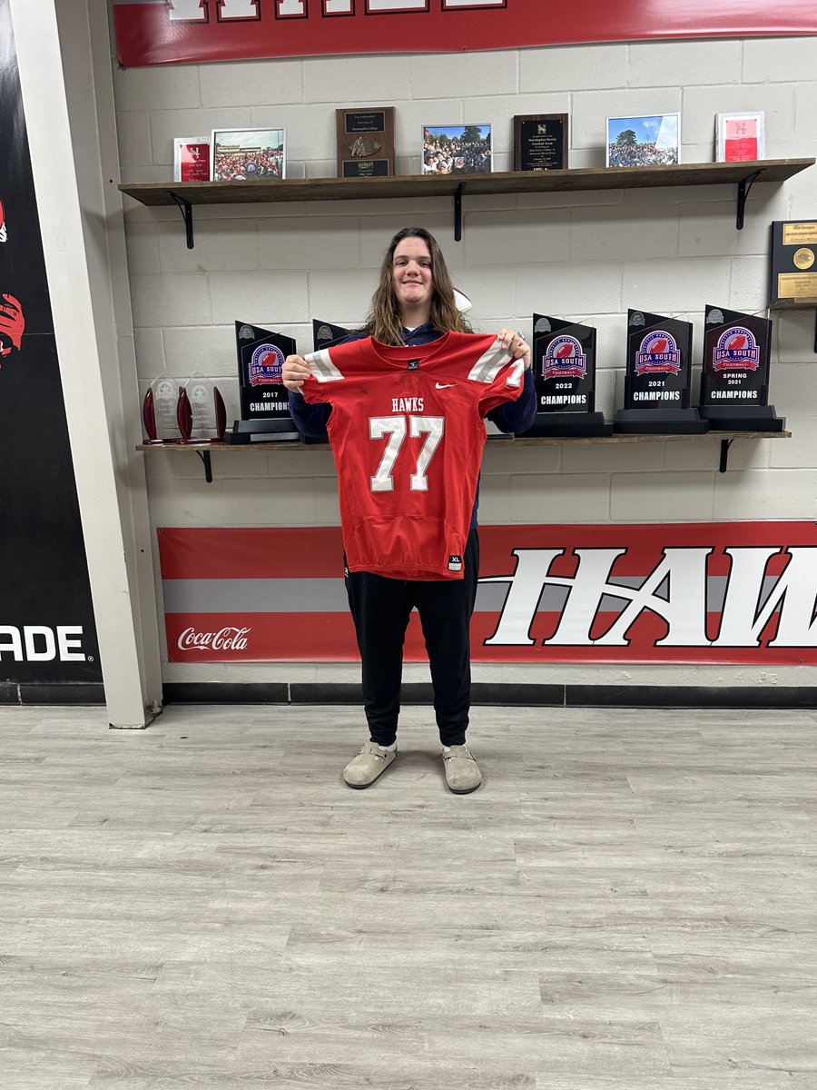 Jdwhite0517's tweet photo. After a great visit and conversation with ⁦@ChaelPridgen⁩ I am blessed to announce I have received an over from ⁦@HawksFootball⁩ #Hawkem ⁦@CoachM_Hancock⁩ ⁦@MatthewRiden⁩ @coachBradley83 ⁦@ApalacheeFB⁩ https://t.co/6qvMXYbQCE