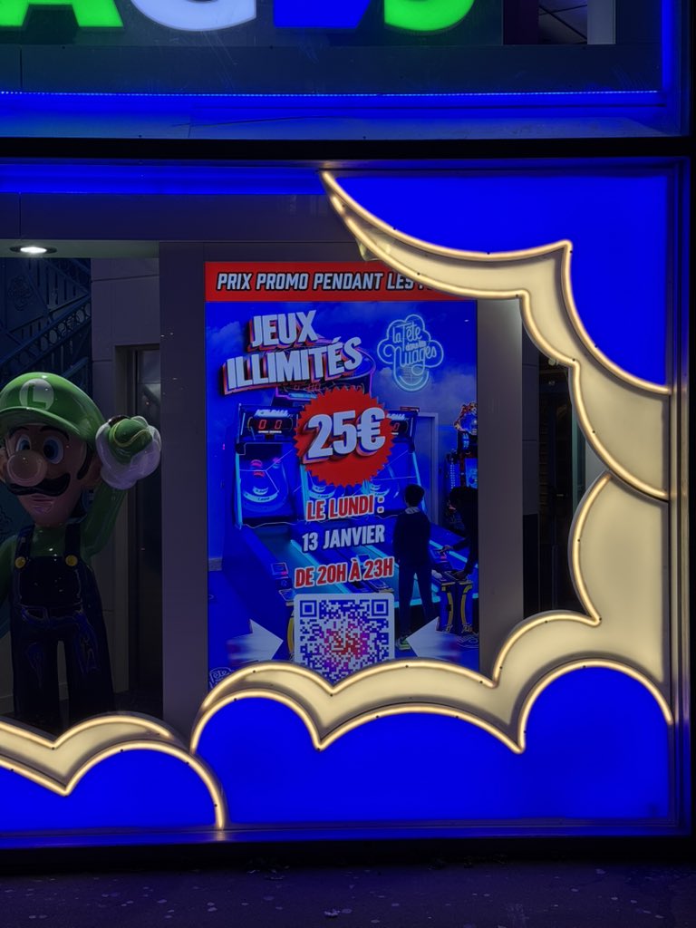 salutbrian's tweet photo. @A3_Akane D’ailleurs il font souvent leurs soirées « illimité » en gros pour 25€ tu as accès à toutes les machines en illimité toute la soirée. (habituellement il faut acheter des jetons) https://t.co/cAj7UO2bsR