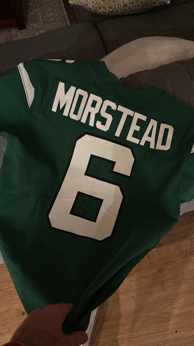 RETWEET for chance to win my signed Jets jersey!
Winner chosen tomorrow morning