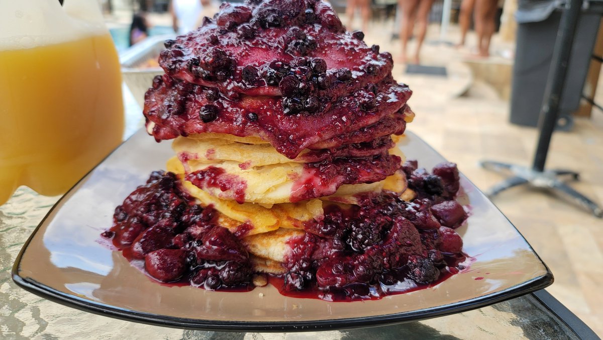MerrickThomas5's tweet photo. BANANA PANCAKES, THE GOOD THINGS DEM.
#banana01 #Pancakes #real food #personalchef #foodservice #trendingchef #realcooks https://t.co/2Z5z5Kctg2