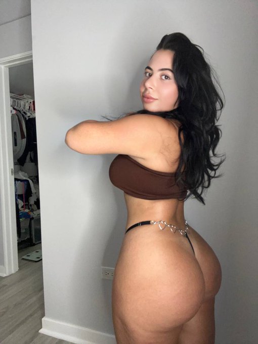 I'll let you eat my ass👅🍑 if you allow me to suck your cock 😏🍆💦 https://t.co/tIbmNRsyt4 https://t.co