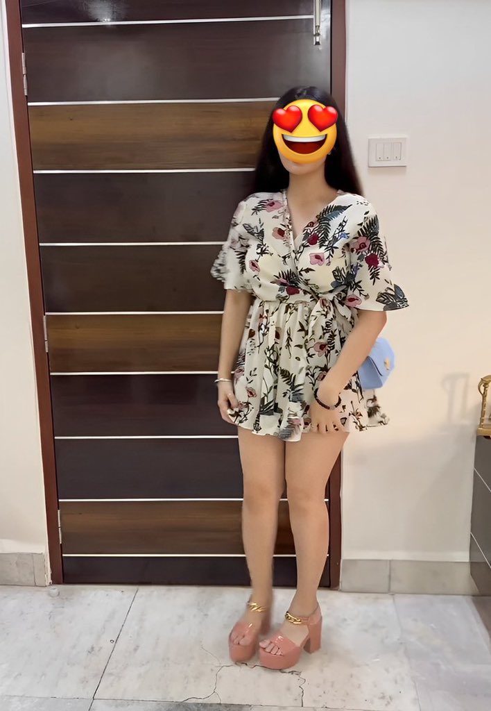 Poojakashyapfb's tweet image. सुना है आज समंदर को बड़ा गुमान आया है,
उधर ही ले चलो कश्ती जहां तूफान आया है।