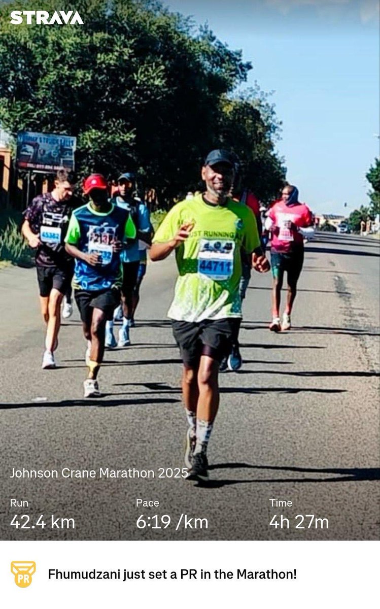 fhum_rats's tweet photo. My third marathon ever and it's a PB. We had an amazing support from our club, @justrunningac 👌🏾. Early morning trainings are starting to pay dividends. Proud to be one of the blanket-haters 🤣
#MedalsMonday
#MedalMondays
#JRAC
#FetchYourBody2025
#JohnsonCraneMarathon https://t.co/9G8Zm6S0t8