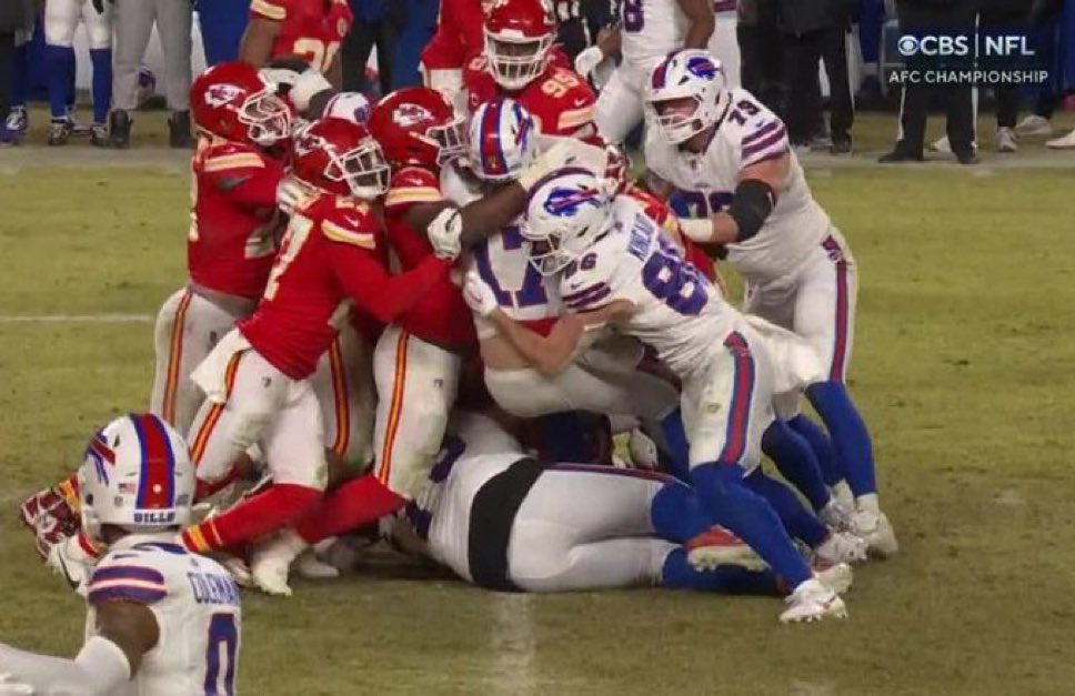 stoolpresidente's tweet image. Again how the hell is the ref staring at Josh Allen’s back the one who over rules the ref staring at the ball and who had the right spot?  #BillsMafia #nflrigged