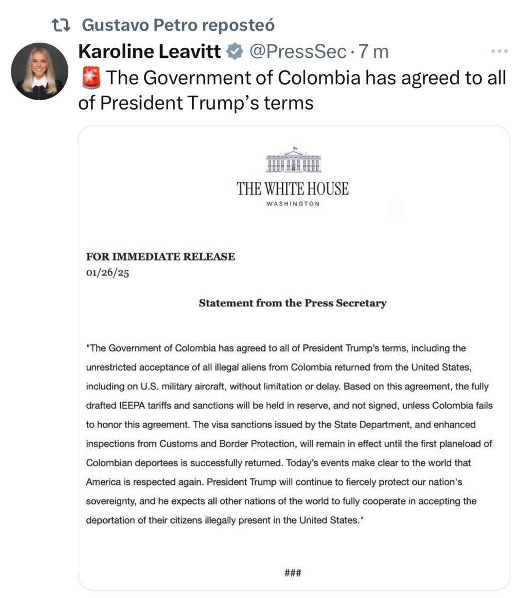 Jjlopez_almejo's tweet photo. Trump recula. Amaga con retirar las sanciones con las que amenazó a @petrogustavo porque, supuestamente, el presidente colombiano aceptó sus exigencias para recibir deportados.  En la narrativa de su anuncio, Trump impone sus términos. 

Mi lectura es la siguiente: por un lado, Trump atendió la demanda de Petro de no esposar a los deportados, para que Colombia acepte recibirlos. Por otro lado, el anaranjado evaluó para su imagen de bravo el costo de las sanciones espejo anunciadas por Colombia, las cuales mermarían su capital político en el mediano plazo y alentaría a otros mandatarios a emular su postura. El orangután naranja va entendiendo que no puede ir por ahí imponiendo todo con amenazas y que para algo existen las negociaciones.