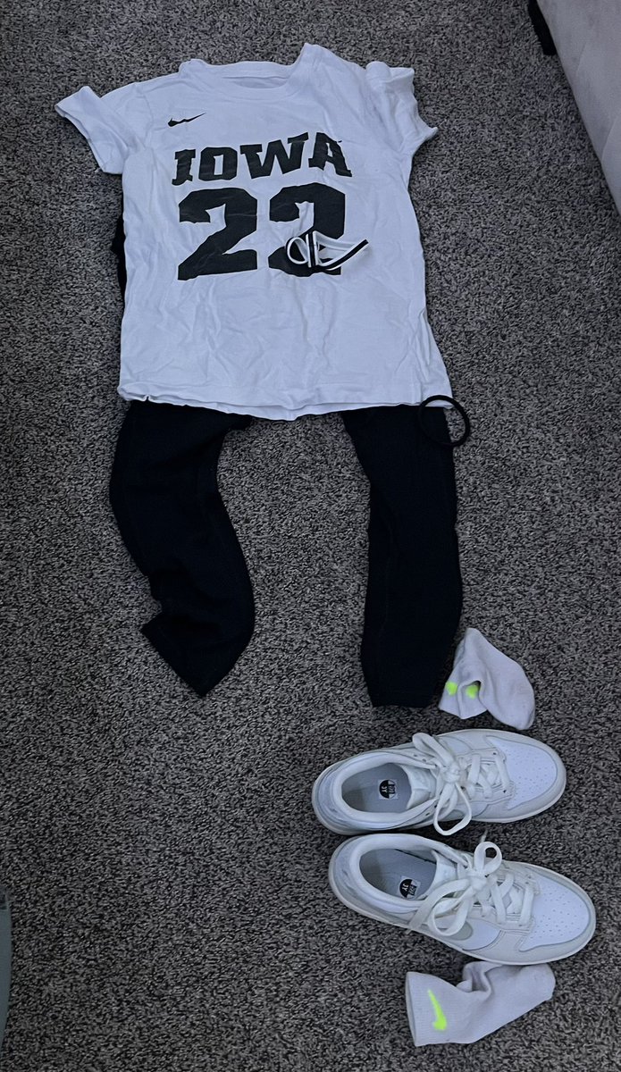 coachgooch03's tweet image. Tomorrow is the first day of spirit week, “Dress as your favorite athlete” To say my 9 year old daughter is excited might be an understatement. @CaitlinClark22 #homecomingweek