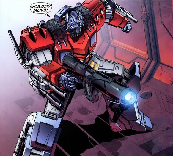 Starwasstolen's tweet photo. Every so often, I see a tweet shitting on the idea of Coptimus and especially Idw2005's take. While I do agree in parts, I think the notion that it's terrible comes from a distaste for police in general while ignoring the thematic nuance it could provide Optimus Prime. 🧵 https://t.co/rCrSbCLnz2