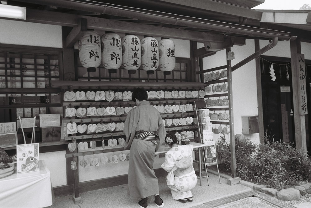 champcamera's tweet photo. #AGFAPHOTO #APX100 by #みすずが丘 店(#あざみ野)

グレーゾーンが広く柔らかな写りが特徴の #白黒フィルム。
#ISO100 の微粒子で滑らかな写りをお楽しみください。

#江田 #市ヶ尾 #田園都市線
https://t.co/GktRWmpI6S https://t.co/meP44JqGA0