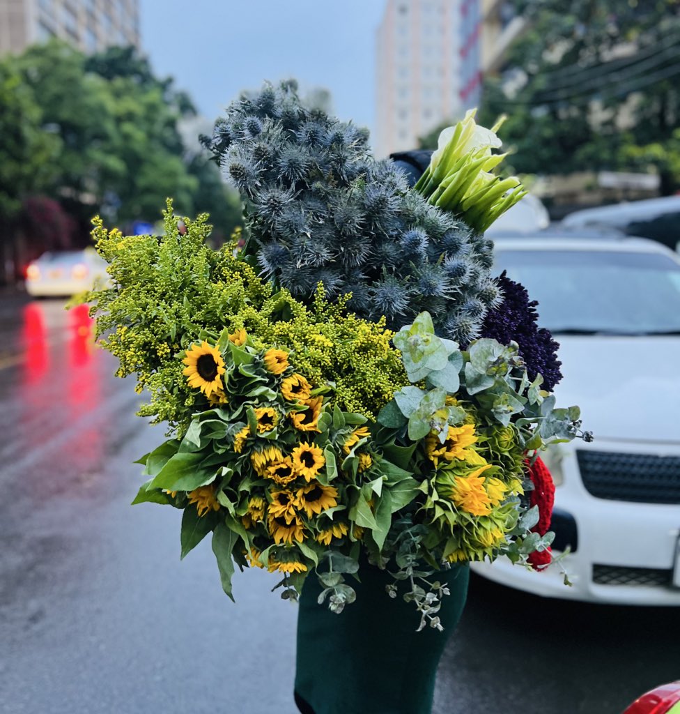 Florist tweet media
