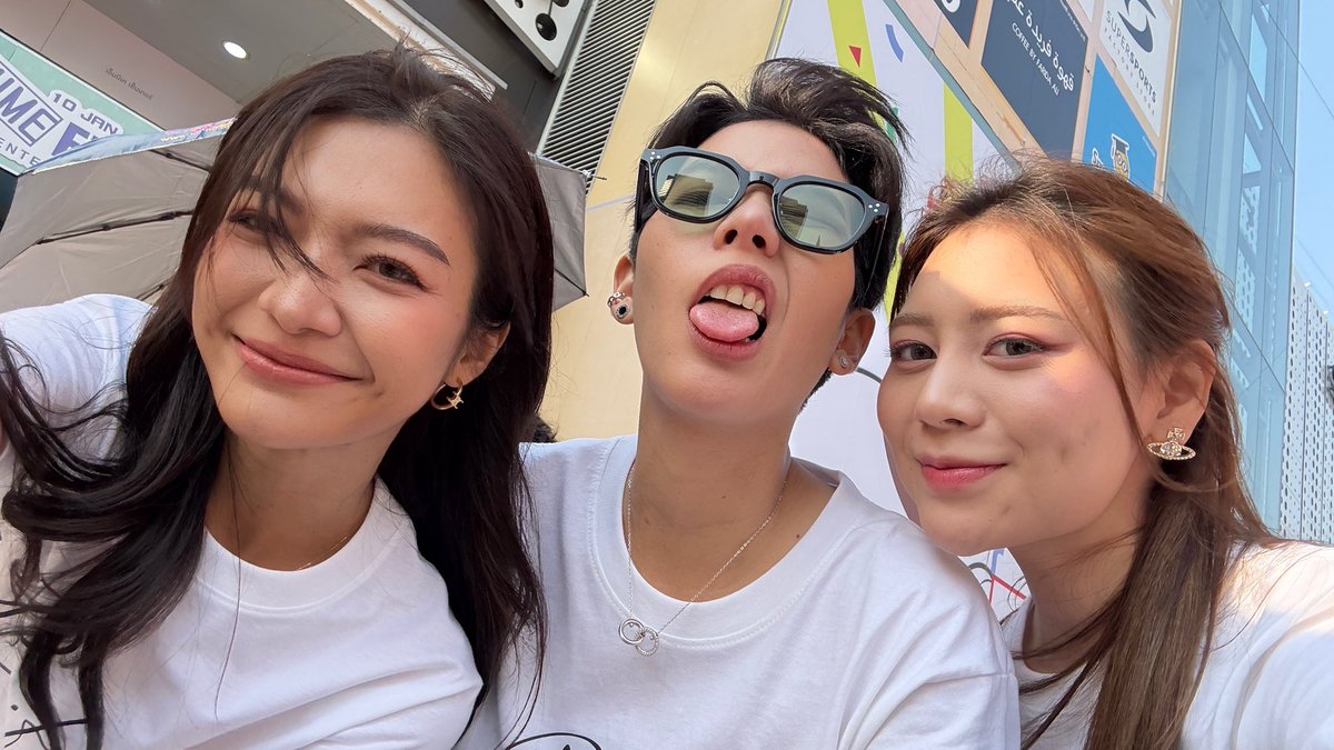 Waternamj7's tweet photo. เย่ะ! ฝากติดตามเรา 3 คนด้วยนะคะ

#บวงสรวงBFriendSeries #BFriendSeries #IDX #waternamj #cnp_orio #ป๊ายปายโอริโอ้ #ffayfayy https://t.co/eydSyGGF37