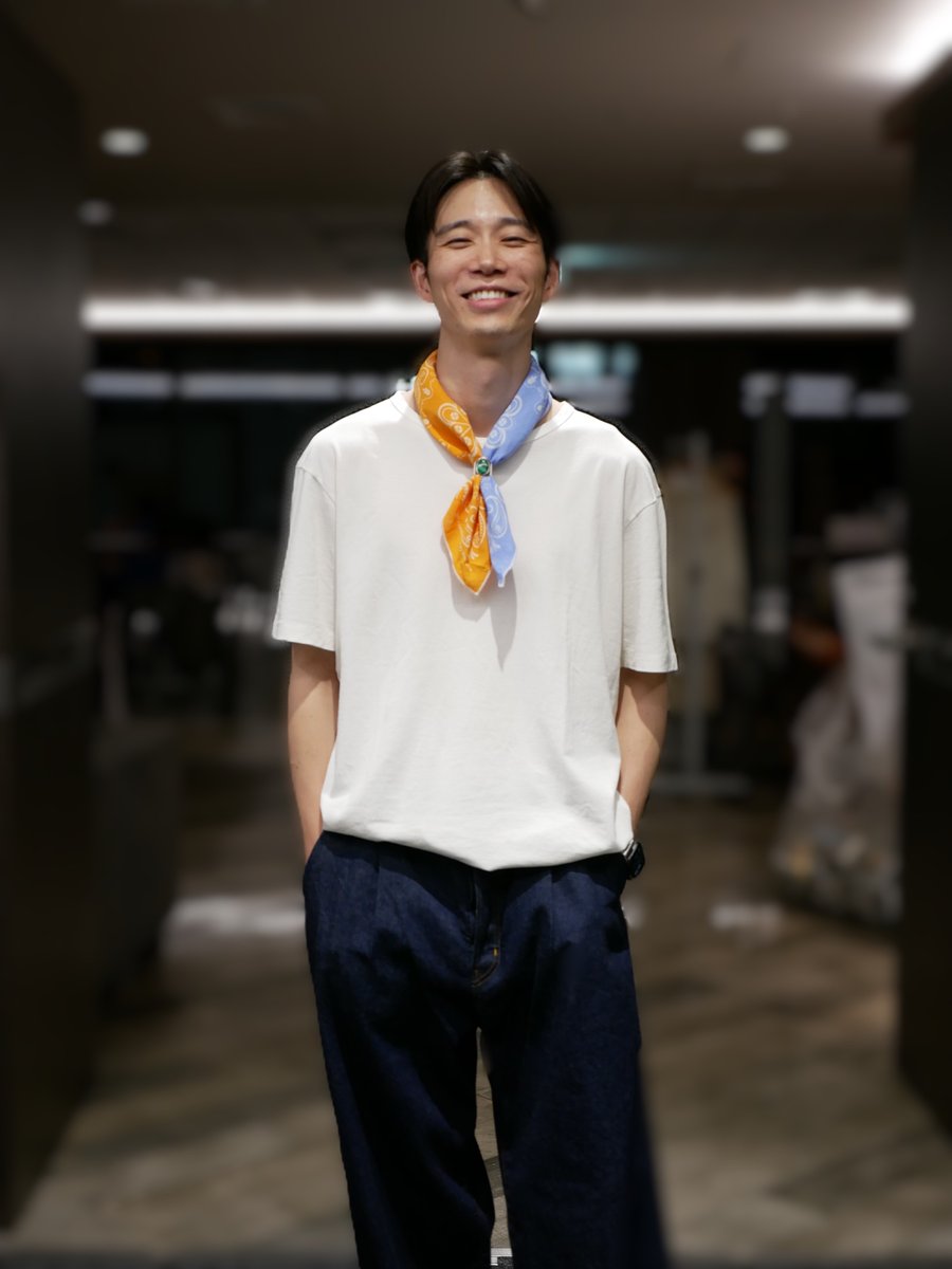 creekcrv's tweet photo. 🦢インター・ベルの新ブランド #ECLECT 🦢
#新商品 を社員が着用してみた!
🎀バンダナ『結』
👕Tシャツ『箔』
👖デニムパンツ『藍』
🔽詳細はこちらから
https://t.co/XGMRtiOLYx
#オフィスカジュアル #CR社 https://t.co/WyeYWcYTci